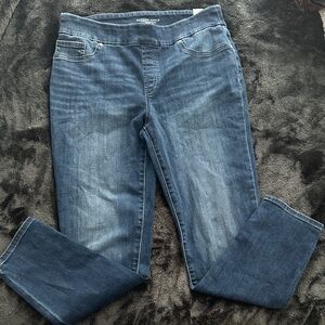 Brand new chicos jegging ankle women’s jeans!